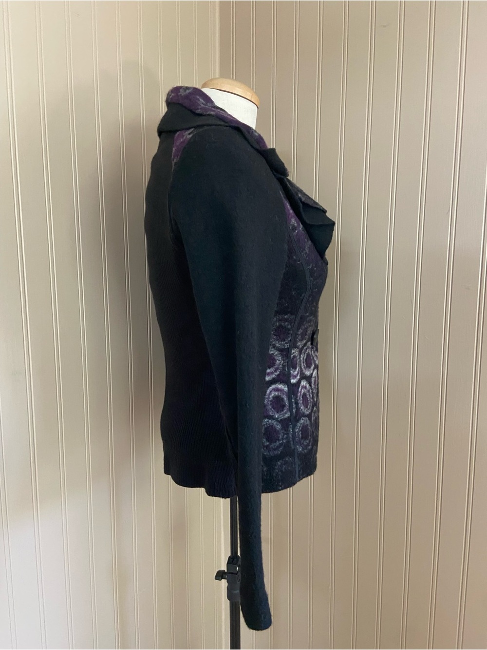 Vex Collection Black, Purple & White Felted Wool Sweater Women’s size XS-S - Picture 4 of 8